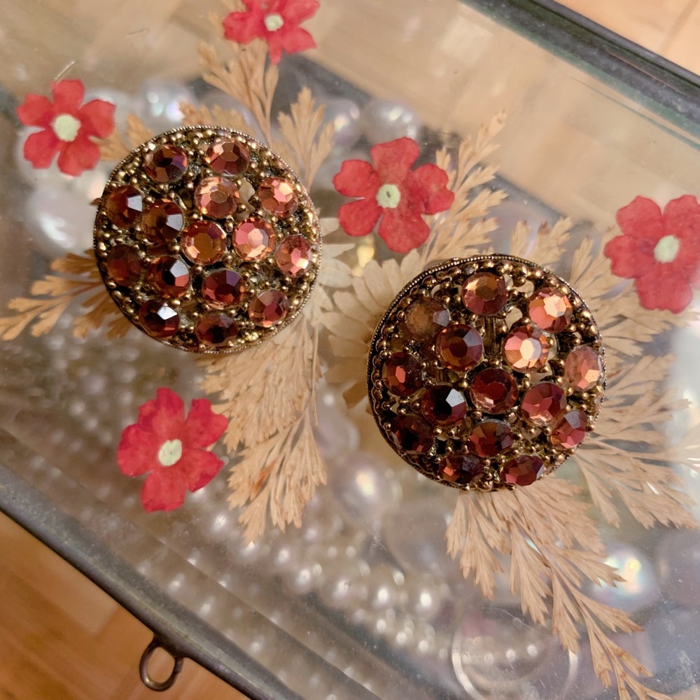 Vintage Weiss Round Clip-On Earrings